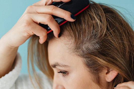 ❄️ Dandruff in 2025: Time to Treat Your Scalp Smarter